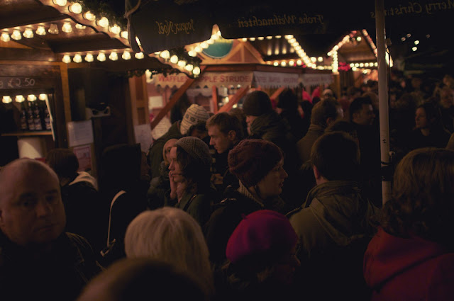 edinburgh-christmas-market