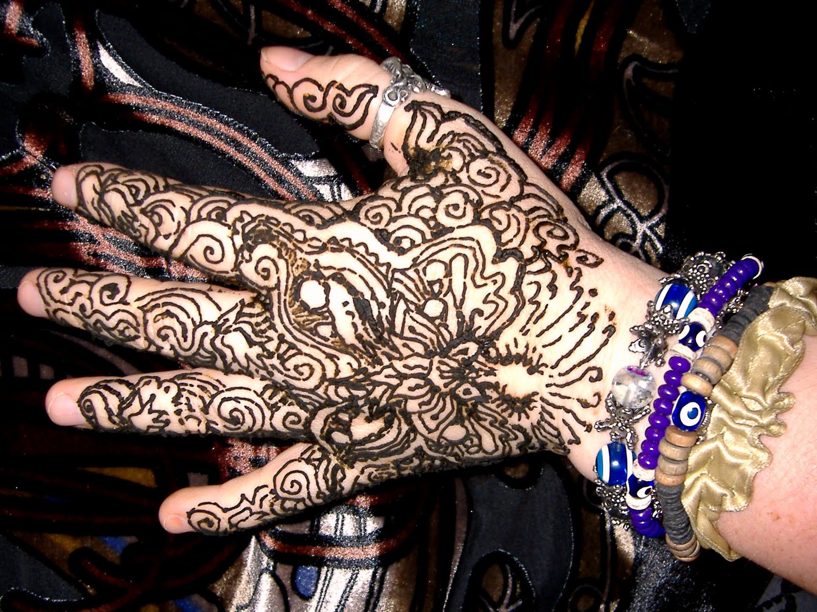 wallpapers 53356d1301685460 mehndi designs pc wallpapers 7 jpg border ...