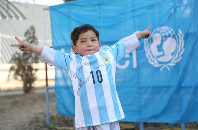 Murtaza dengan jersey dari Messi