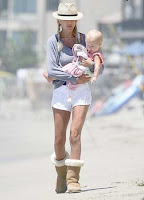 Tori Spelling Malibu Beach Pics