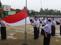 Upacara Rutin Setiap Hari Senin