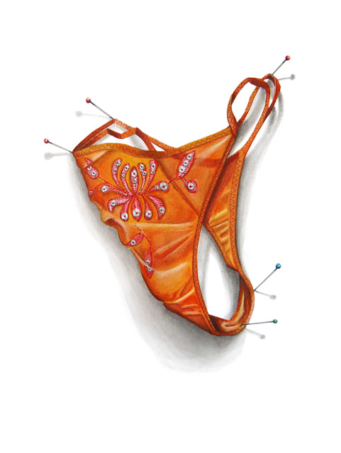 String épinglé orange avec des fleurs brodées rouges et incrustation de sequins proposé par Aïda.