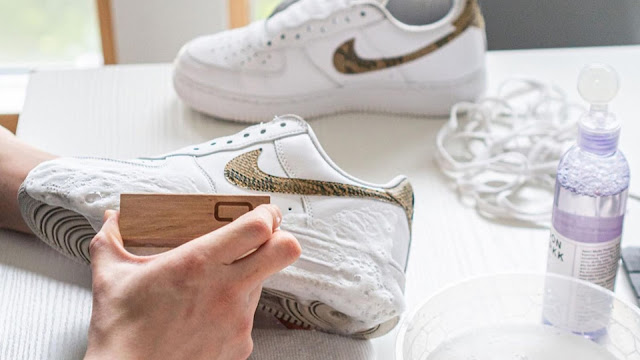Cách Vệ Sinh Giày Sneaker Sạch Như Mới