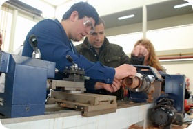 Primer mate de madera torneado y confeccionado por los estudiantes con los nuevos instrumentos