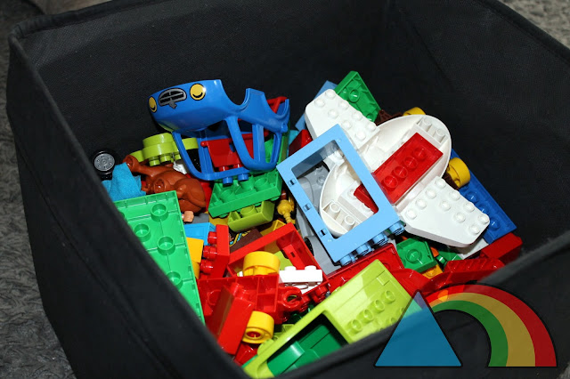 Caja de almacenaje con piezas varias de Lego Duplo