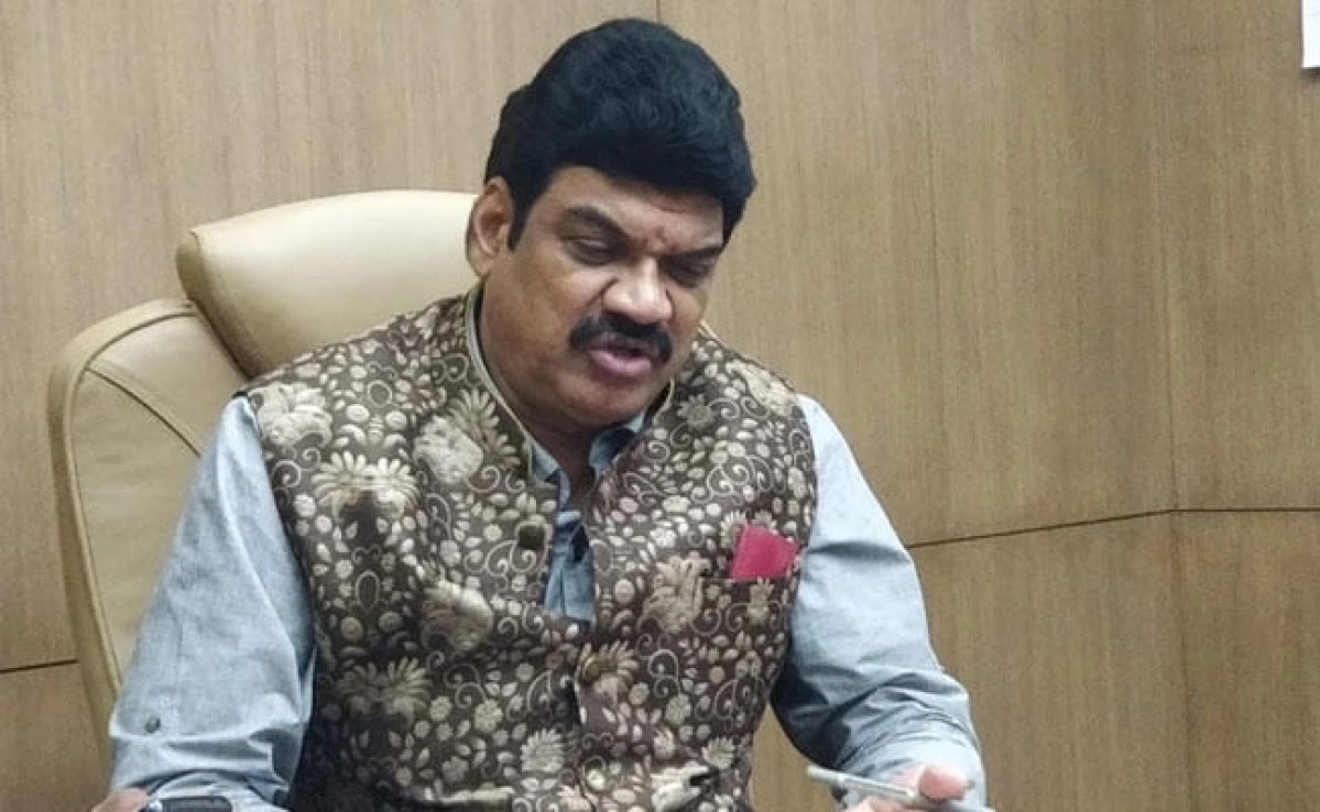 Minister-Misusing-its-Power-Congress