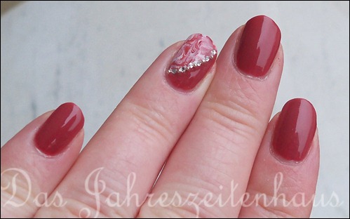 Essie In Stitches Marbling 2