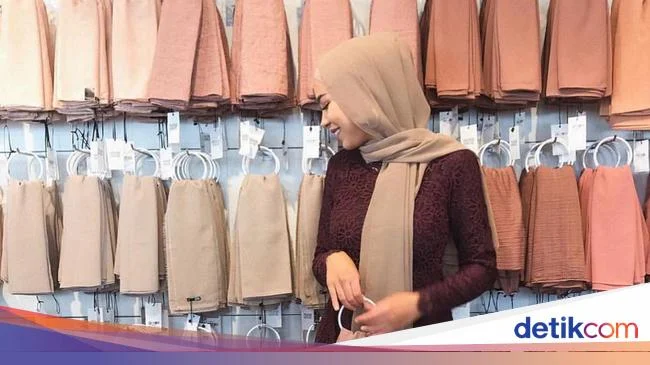 10 Warna Hijab Yang Bikin Wajah Lebih Cerah - Warna jilbab yang bikin kulit putih
