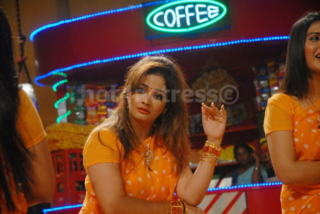 Kiran Rathod Latest Hot Stills in Saree