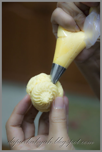 Dari Dapur Kak Yah: Krim Puff dan Prosesnya