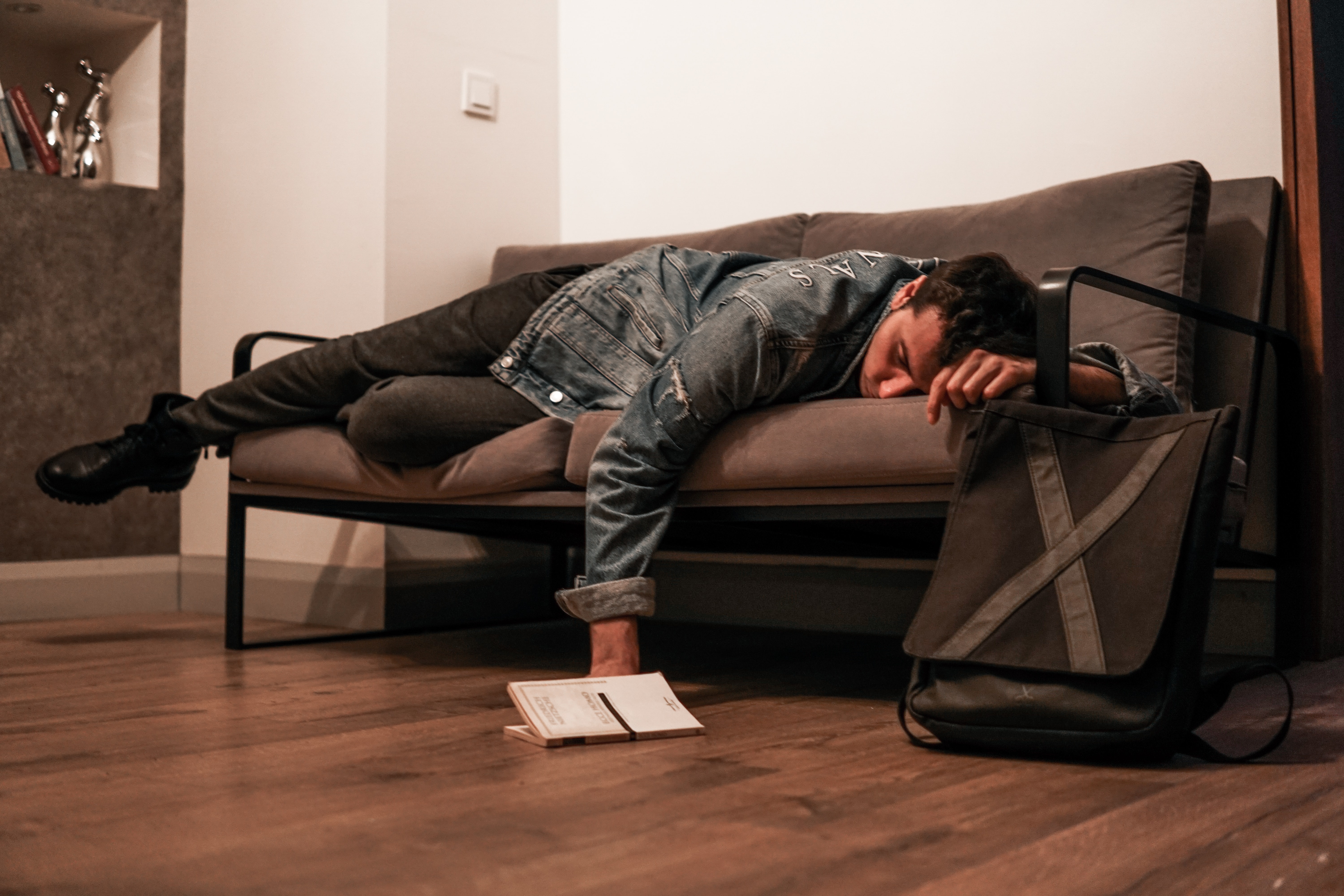 Πονάει η μέση σας; – Οι έξι καλύτερες θέσεις ύπνου