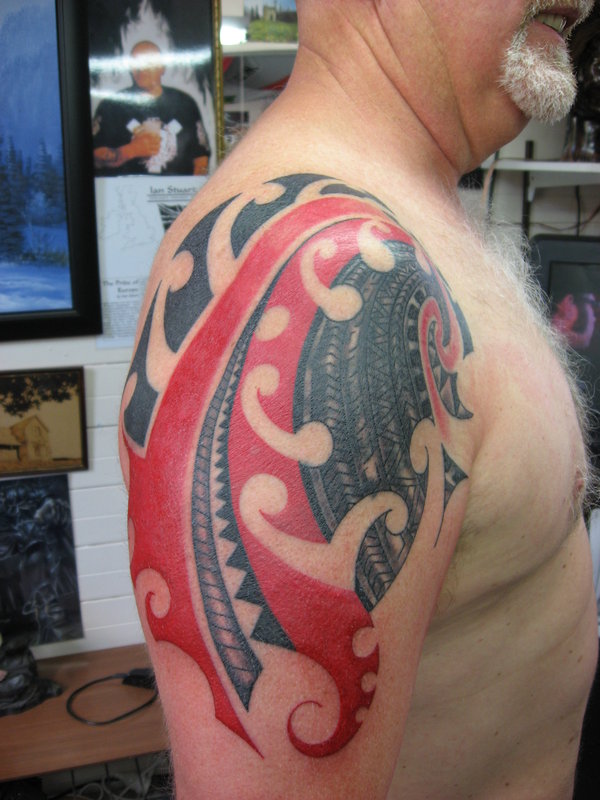 Both men and Women receive Samoan Tattoo designs, although it is the larger