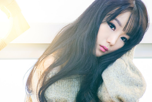 Im Soo Yeon Lovely in Beige Sweater