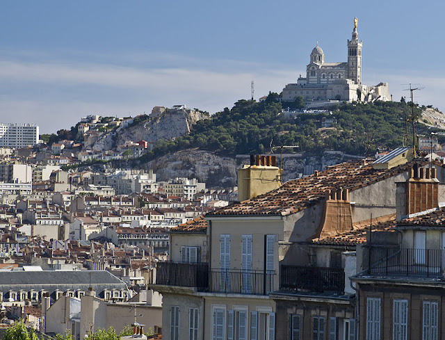 https://commons.wikimedia.org/wiki/File:Marseille_notre_dame_de_la_garde.jpg