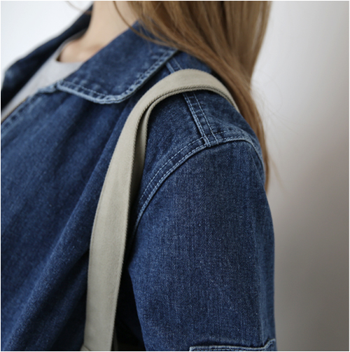  Zip-Up Denim Jacket