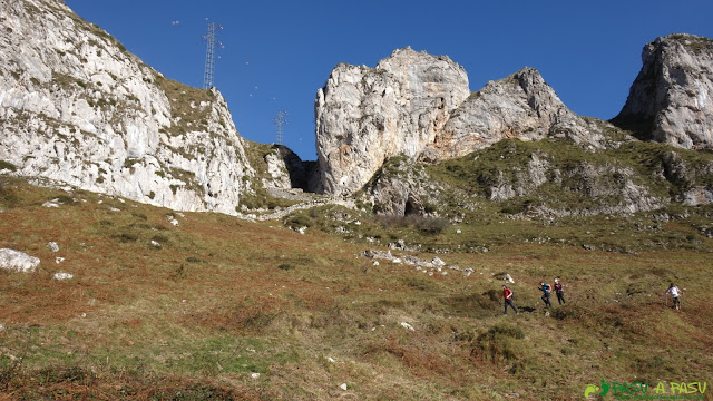 Descendiendo de Peña Salón a Víboli