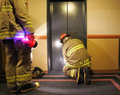 Wanita Perancis yang terjebak di lift selama 3 hari