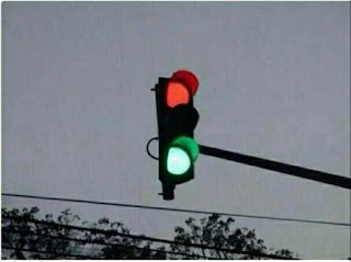 RED GREEN SIGNAL GLOWS