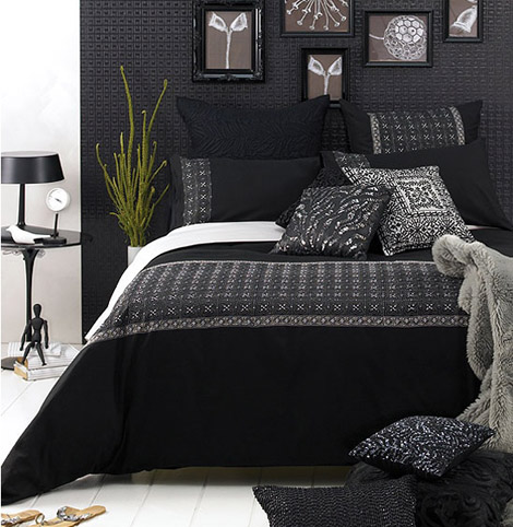 Black And White Decorating Ideas For Bedrooms