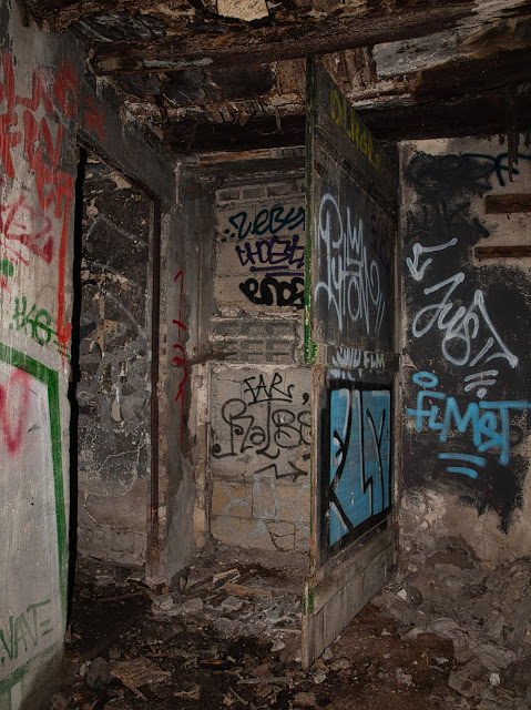 jiemve, le temps d'une pose, urbex, vieux village, Goussainville, maison abandonnée, maison murée, porte murée