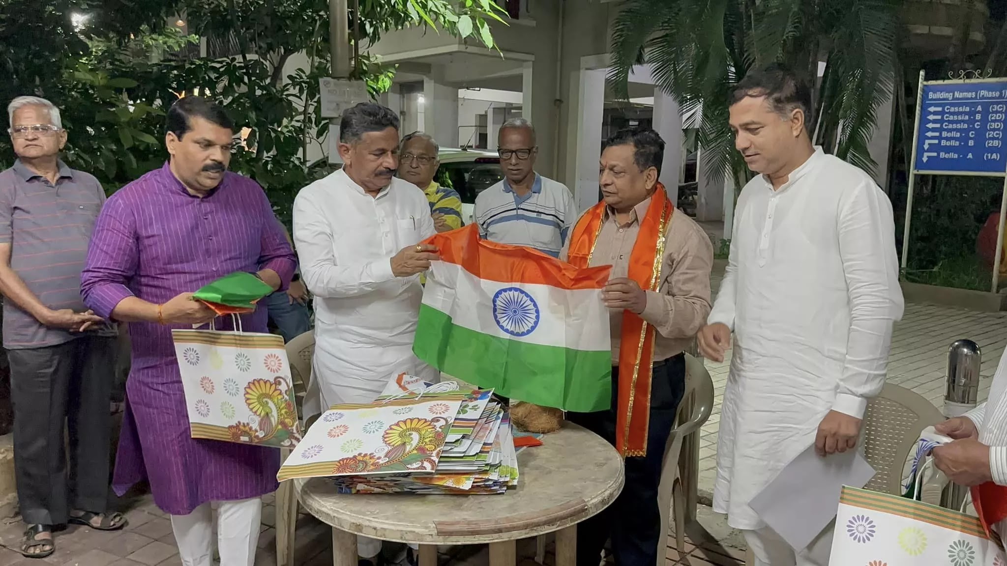 Allusion to Mahayuti in Khadakwasal from “Har Ghar Tiranga”; Bhimrao Tapkir, Sachin Dodke distributed national flag together