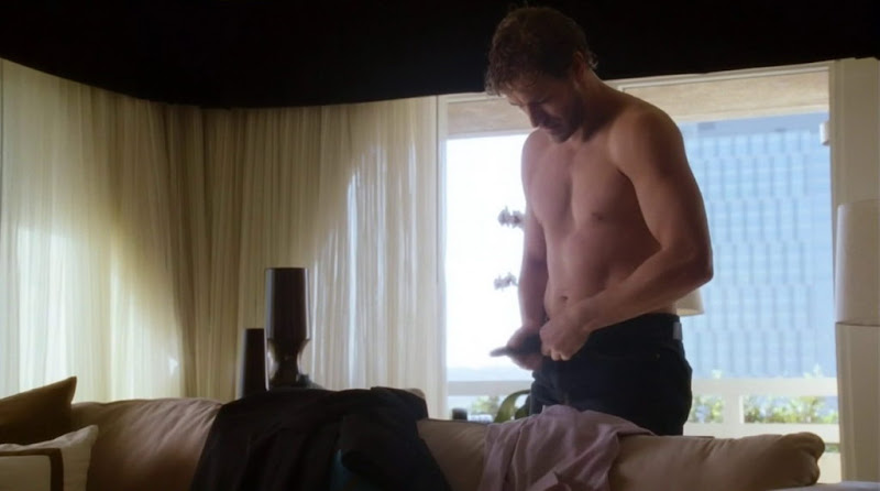 Brett Tucker Shirtless in Castle s4e20