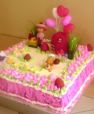 Strawberry Shortcake Birthday Cakes on Toko Kue Kuki Kuki  Strawberry Shortcake Birthday Cake  Lagi     D