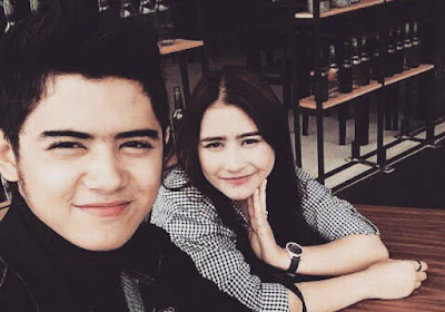 Prilly dan Aliando Jalan Bareng