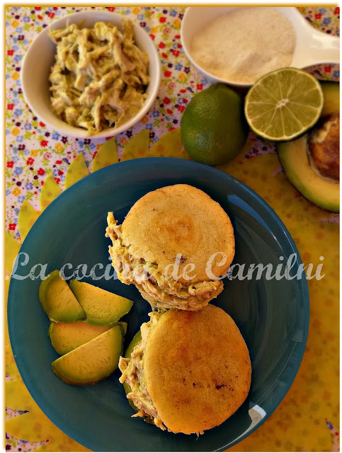 Arepas reina pepiada (La cocina de Camilni)