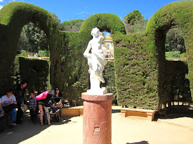 Estatua de Eros en el centro del laberinto
