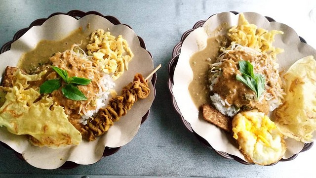 5 Tempat Makan Nasi Pecel di Kota Probolinggo