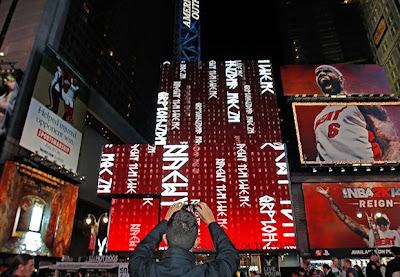 Symbol Misterius Muncul Di Time Square