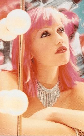 gwen stefani with pink hair