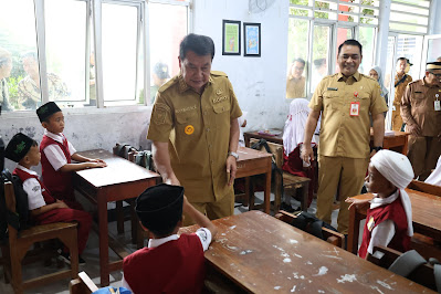 Hari Pertama Masuk Sekolah, Bupati Tangerang Monitoring SD Al Hidayah