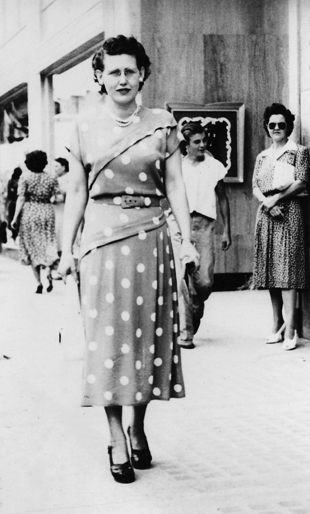 1940S Street Fashion 13 -35 Vintage Photos That Defined Street Fashion In The 1940S