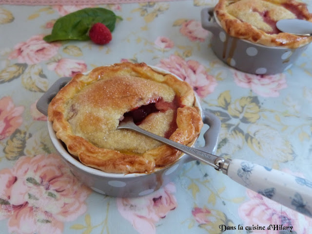 Mini-pies aux fraises-basilic et caramel au vinaigre balsamique