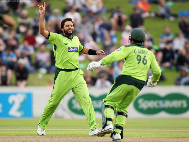 Boom boom afridi handsome pics  hot afridi wallpapers  shahid khan afridi pakistan posters and sixes