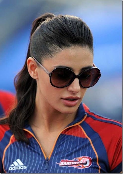 Nargis Fakhri Hot Pics from IPL 1