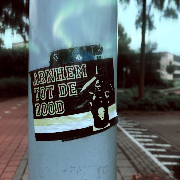 Sticker 'Arnhem tot de dood'