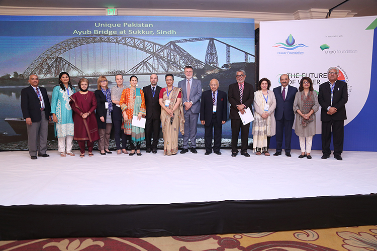 All+key+members+behind+the+success+of+the+two+day+Hisaar+water+conference+held+in+Karachi