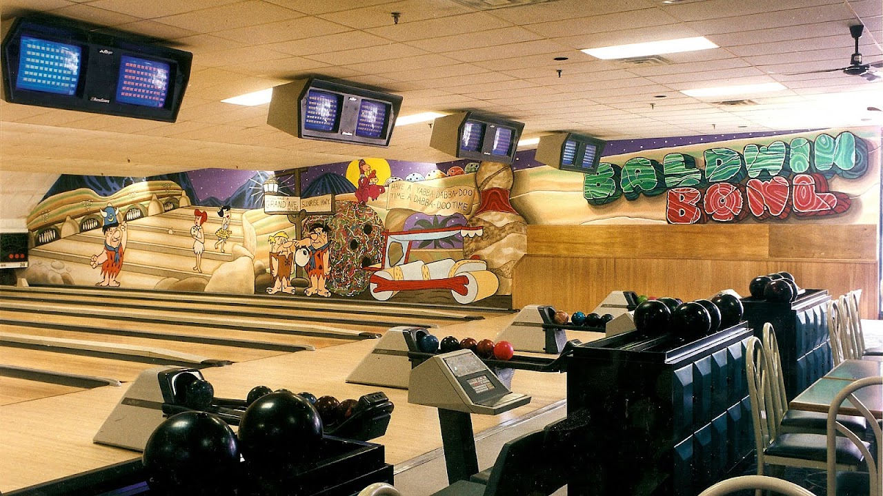 Baldwin Hills, Los Angeles Bowling