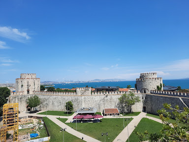قلعة الأبراج السبعة المحصنة في إسطنبول(Yedi Kale)
