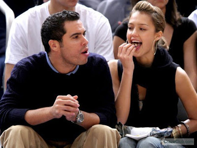 Celebrities Eating!