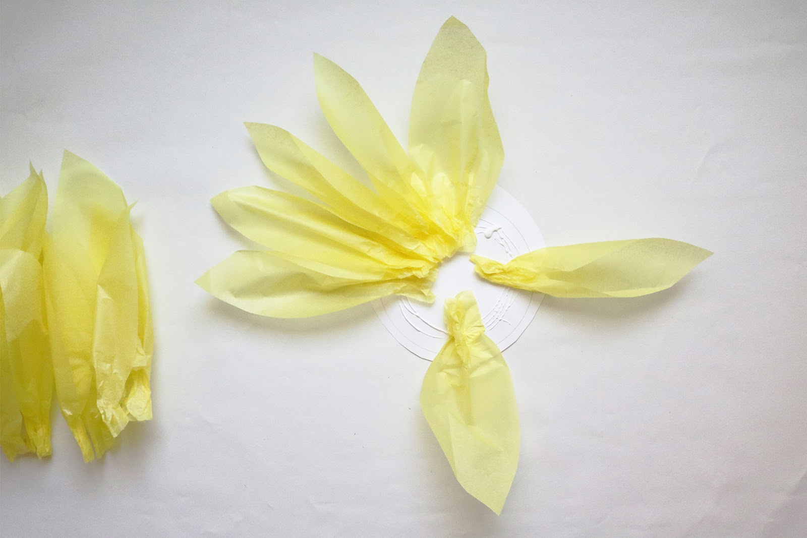 diy giant tissue paper flowers | Creative Bag