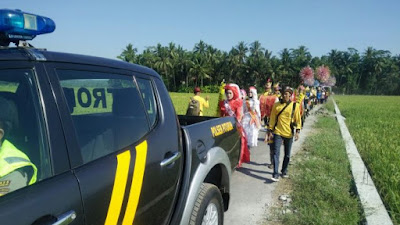 Selain di gelar di Pituruh Kota, Arak Arakan Khataman Khotmil Qur'an, Juga dilaksanakan di Desa Waru