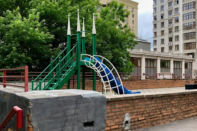 1-й Смоленский переулок, дворы