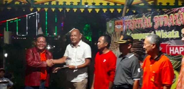 Kepemimpinan Paolus Hadi Berhasil Antarkan Bappeda Sanggau Juara 1 Festival Budaya Keriang Bandong