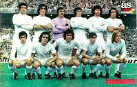 REAL MADRID C. F. - Madrid, España - Temporada 1974-75 - José Luis, Benito, Miguel Ángel, Camacho, Breitner, Pirri; Aguilar, Vitoria, Santillana, Macanás y Netzer - REAL MADRID C. F. 1 (Aguilar), ATLÉTICO DE MADRID 0 - 06/10/1974 - Liga de 1ª División, jornada 4 - Madrid, estadio Santiago Bernabeu - El Madrid fue esa temporada Campeón de Liga, con Miljan Miljanic de entrenador