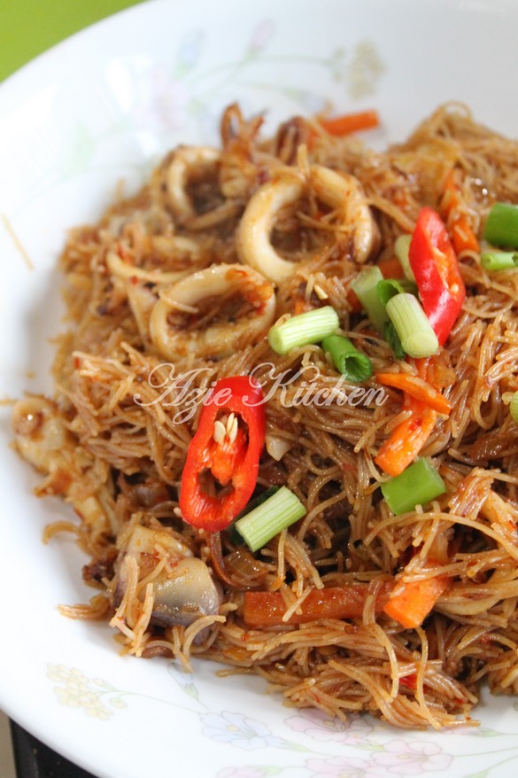 Mee Hoon Goreng Yang Sangatlah Sedap Nyer - Azie Kitchen