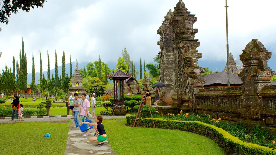 kampung gajah bandung jawa barat